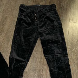 J BRAND JEANS — MARIA HIGH RISE SKINNY — SIZE 25 BLACK SVELTE JEANS